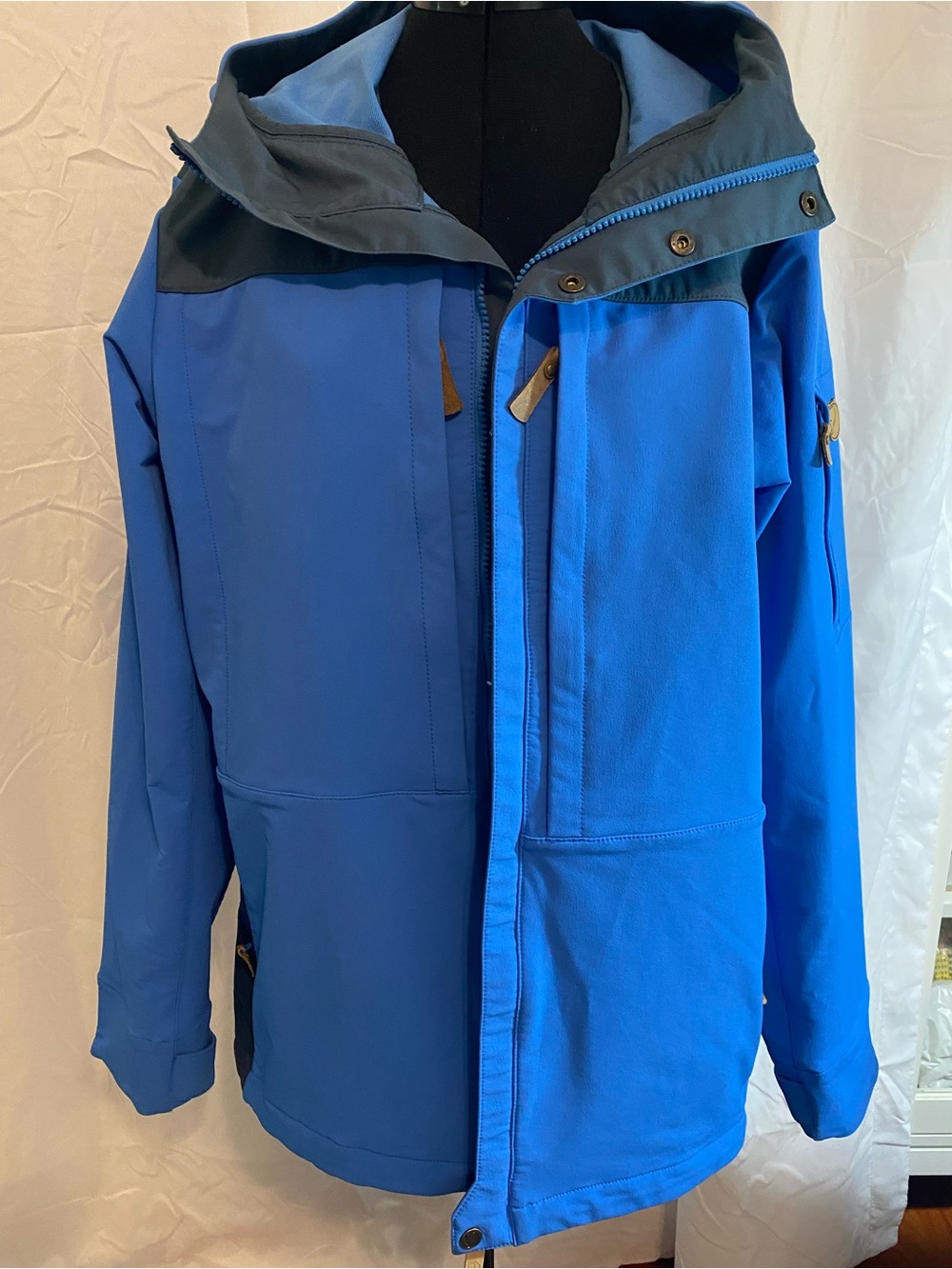 Men’s size L Fjallraven - Blue Hooded Waterproof Jacket